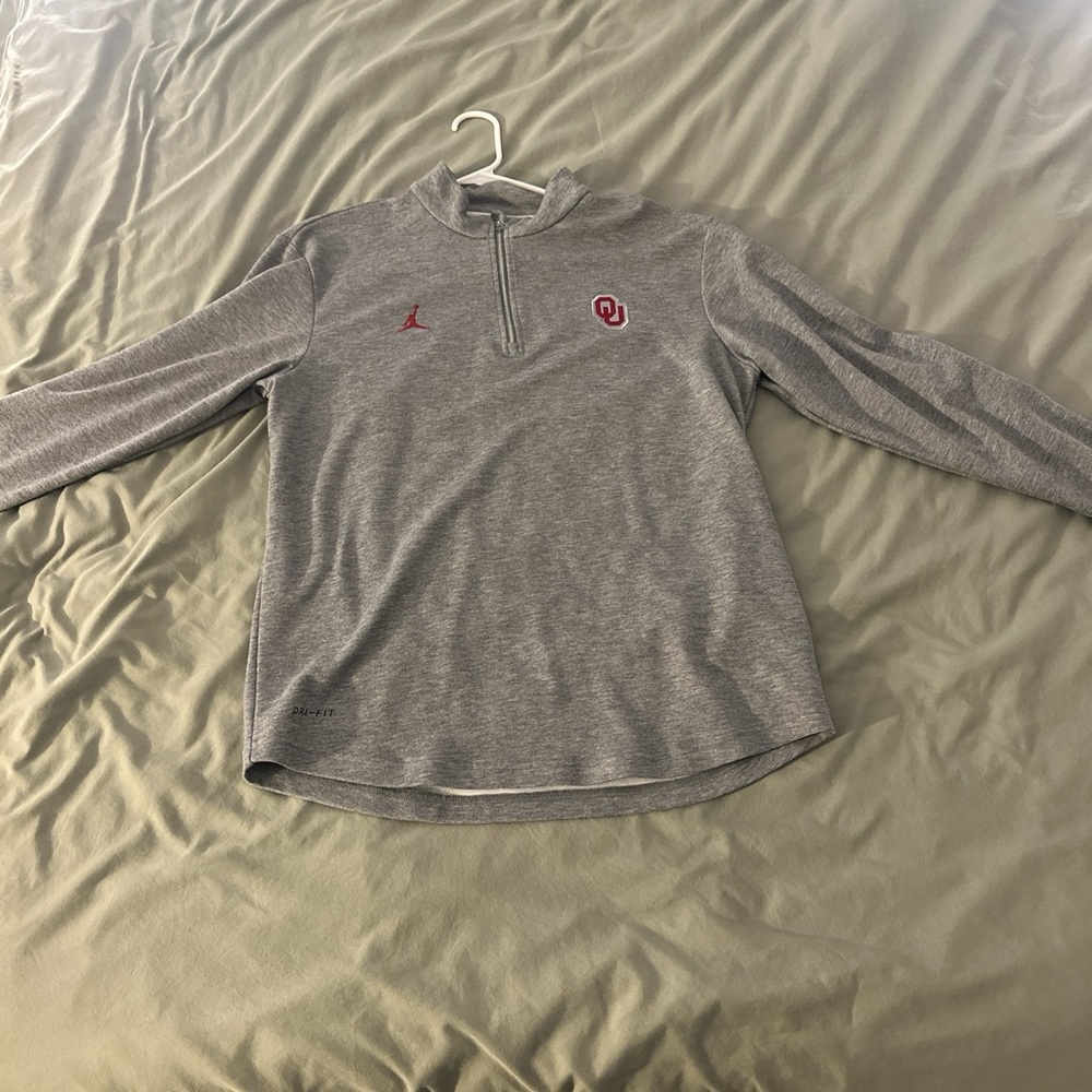Team issued Oklahoma 1/4 zip sweater
